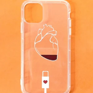 Cover compatible con iPhone con corazón transparente