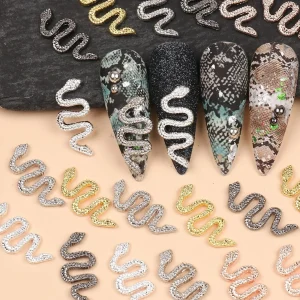 Shein 25 piezas de accesorios para decoración de uñas con forma de serpiente